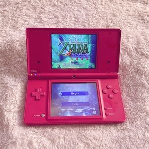 Nintendo DSi pink